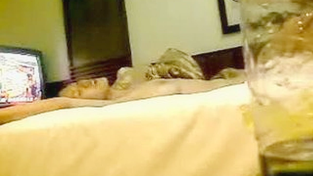 Mature Oriental Lady Secret Affair Caught on Camera in Hotel