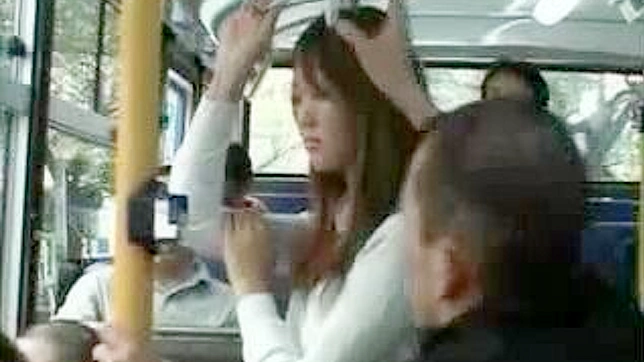 公共バスでの悪夢のような出会いが、日本の女子学生を永遠に変えてしまった