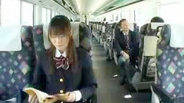日本の女子学生、電車で変態行為に走る