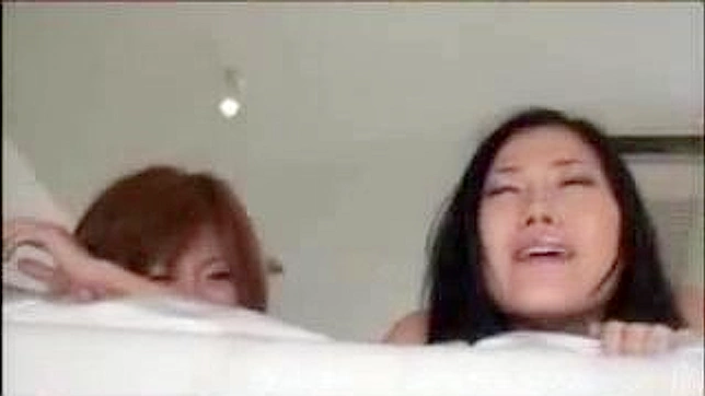 Must-watch! Nippon Girls' Juicy Asses Pushed with Color Paint and Forced to Fart
