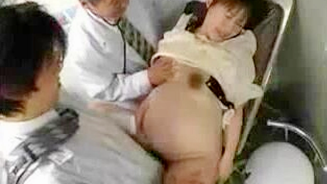 Violation of a pregnant Asian girl by two perverted doctors