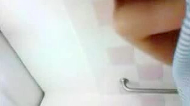 浴槽の中の熱い愛 - 素人ニッポンカップルの親密な瞬間