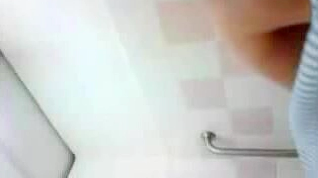 浴槽の中の熱い愛 - 素人ニッポンカップルの親密な瞬間