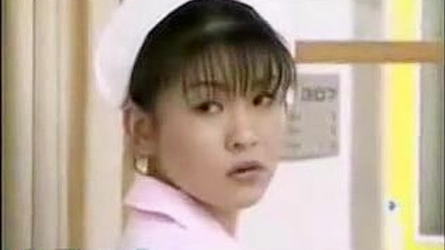 ムラムラした看護婦が患者と秘密の情事 in 日本