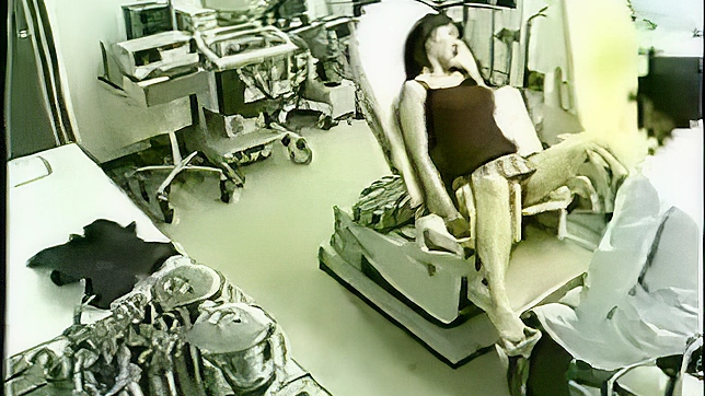 日本の産婦人科医院に本物の隠しカメラが設置された