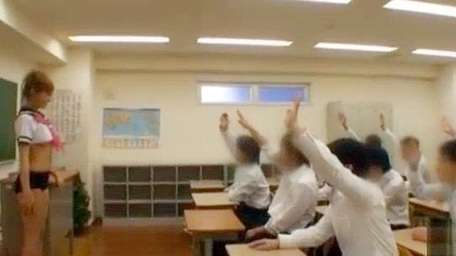 日本のコスプレ教師の巨乳とディルドのグループセックス