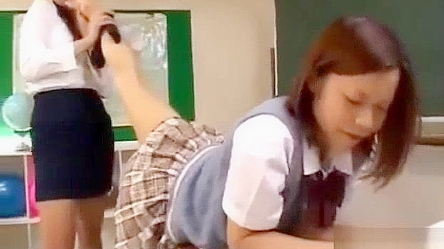 日本のレズビアン教師たちのフットフェティッシュな冒険
