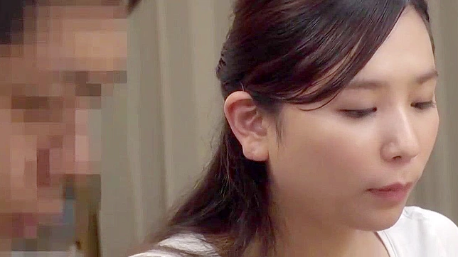 日本のポルノビデオ - 巨乳家庭教師の胸チラ巨尻＆パンチラ動画