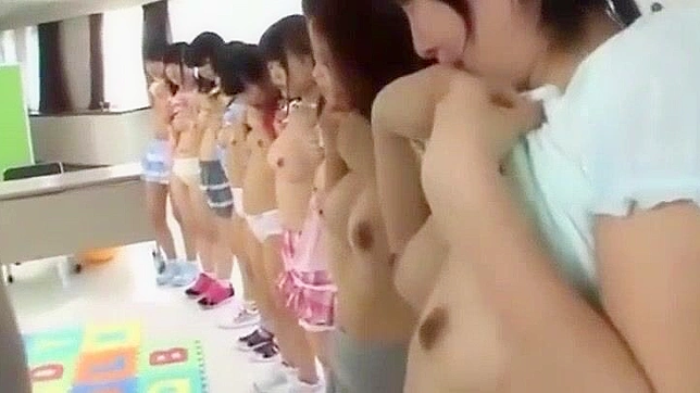 日本のコスプレ教師のオナニー＆グループセックス・ポルノ