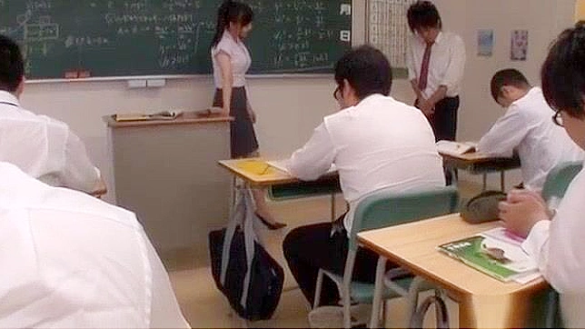日本の熟女は学生とのぶっかけ＆輪姦が大好きだ！ザーメンショット、フェイシャル、その他！