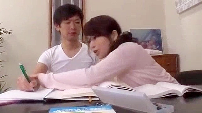 日本語教師のストリップ素人寝取られ巨乳妻