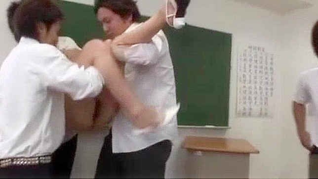 日本人教師の性的逃避行 - グループ輪姦とクリーミーなザーメンショット