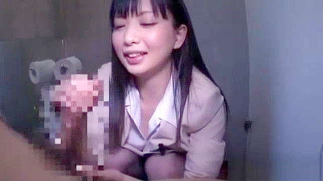 日本人の熟女教師の熱い素人ポルノ、ザーメン発射と手コキ付き