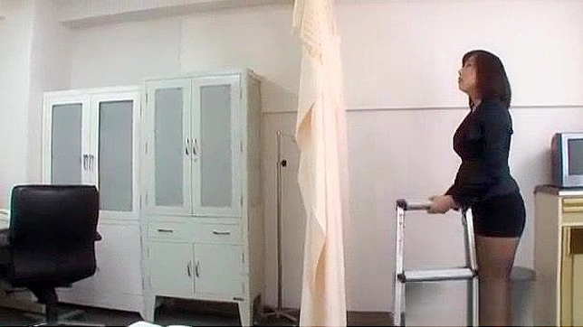 Japanese MILF Teacher Gives Blowjob with Stockings