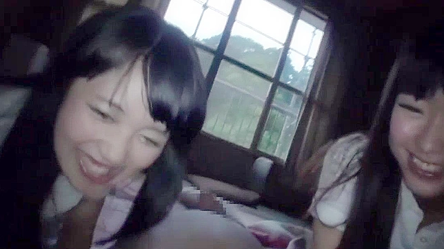 毛深いブルネットの女教師がディルドと3Pする日本のポルノビデオ