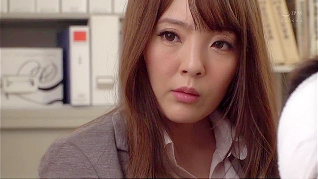 日本のAV女優、田中ひとみがJAVで巨根に犯される