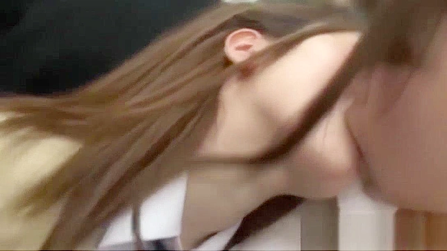 東京の電車でレズビアンが出会う - HDアジアン・ポルノ