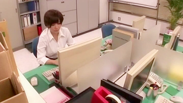日本の熟女レズビアンのオフィス・リエゾン