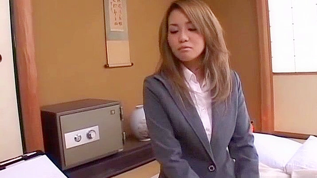 Japanese Office Lady's Hardcore Blowjob and Doggy Style Fuck