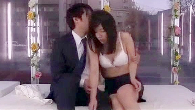 日本のOLが信じられないようなポルノビデオで素人になる