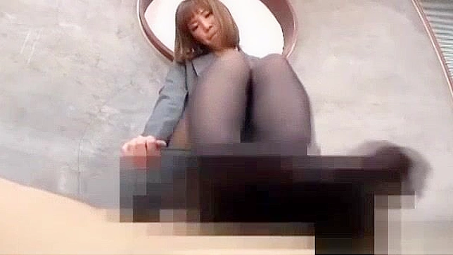 Japanese Teen Suzu Tsubaki's Sexy Office Cumshot