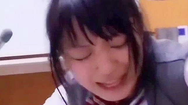 日本の女子大生OLが毛深いマンコをおっぱいにザーメンで犯される
