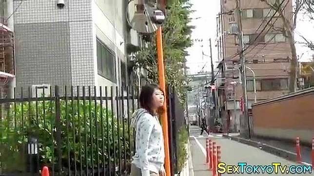 Watch hottest Asian cutie pull up her sinful skirt for explicit display