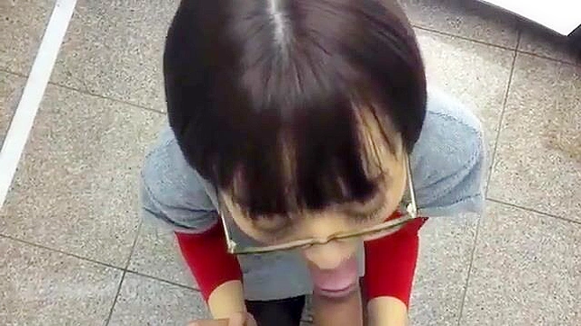 Japanese POV – Geeky Pleasure with Adorable Body Movements