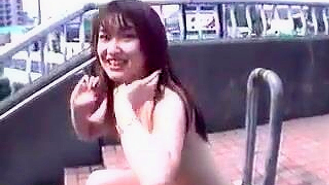 Naughty Japanese Babe Exposes Her Nakedness in Public: XXX Video.