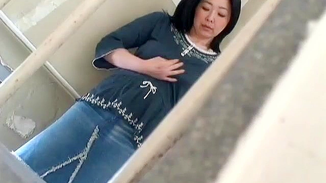 Mature Japanese Beauty - Outdoor Masturbation with Orgasmic Climax