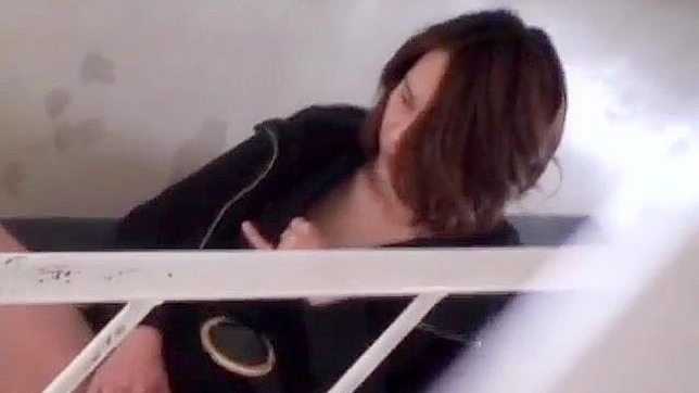 Japanese MILF's Public Display of Self-Pleasure: Outdoor Masturbation with an Eye-Popping Orgasm