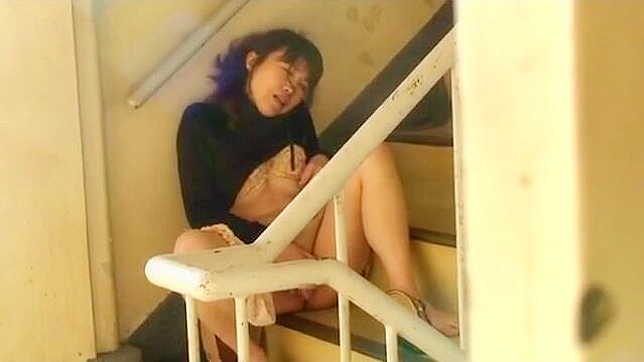 Tempting japanese MILF masturbating, outdoor ecstasy, pure sexual gratification!