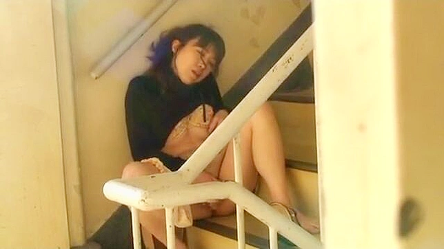 Tempting japanese MILF masturbating, outdoor ecstasy, pure sexual gratification!