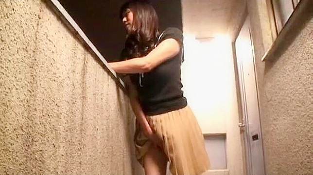 Kinky japanese MILF pushing boundaries, unleashing her sexuality on the balcony.