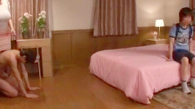 日本のポルノスター三枝ちとせがJカップ巨乳で『巨乳教師編』に出演 - 動画フルをここに見る！
