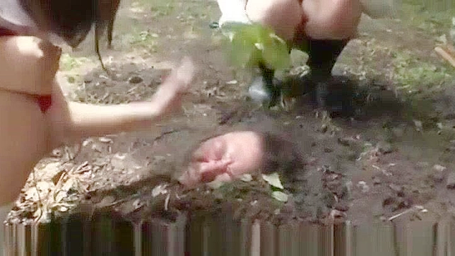 女子高生教師が土に埋められた放尿ポルノ動画が公開される！