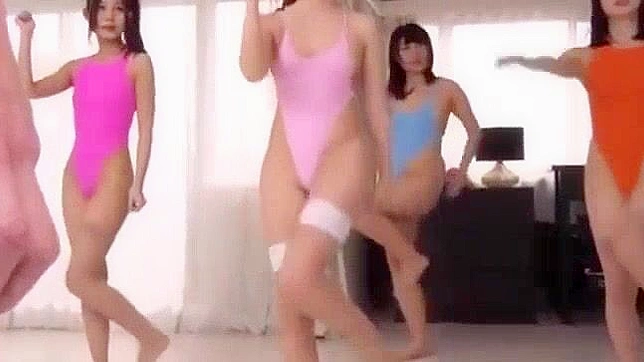 日本のポルノビデオ - 体育教師、巨乳の生徒が乱れる！