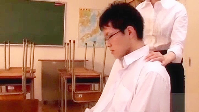 日本のドM教師に乳首責めされる 変態ワールド
