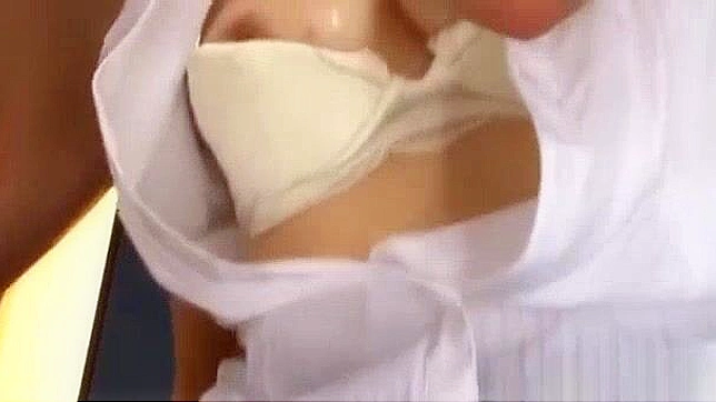 日本のアダルトビデオ - 玉名ミラ ムラムラしたアップスカートショットで濡れたアソコが露わになる！