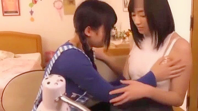 日本のポルノビデオ - ピッグテールのアジアンビューティーが恋人を乱暴にもてあそぶ！