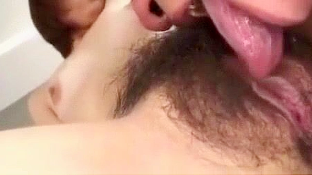 ジャパニーズ・ポルノ・シーン - ユニークなマンコを舐めるホットなセックス行為！