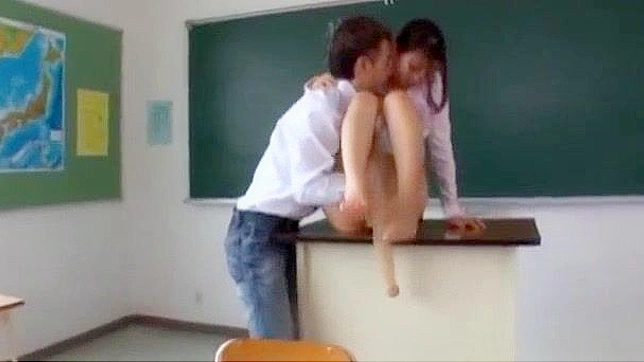 日本のポルノビデオ - 魅力的な教師ディルド＆ディックライド狂乱！