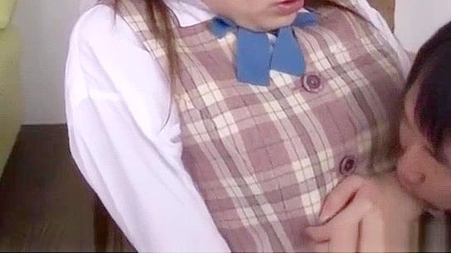 日本の女子校生、瑠奈が教師とオーガズムに達する瞬間！