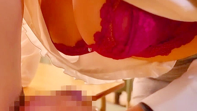 日本のポルノビデオ - ムラムラした熟女教師が生徒と学校で遊んだ後！