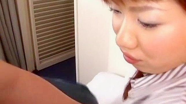 Japanese Pornstar Nami Kimura Sensual Ass Show!