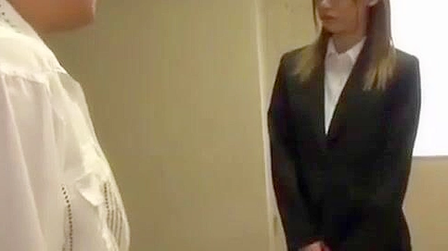 日本のポルノビデオ - 生徒に犯される美人教師 (Full HD)