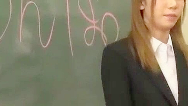 日本のポルノビデオ - 生徒に犯される美人教師 (Full HD)