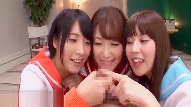日本の女子校生が熱い教師と4P - 無修正フェラチオ！
