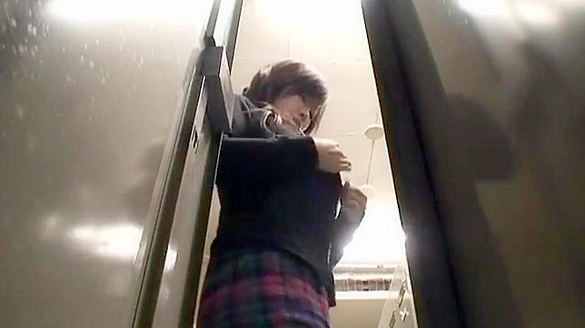 Tokyo's OL Locker Room Changes Reveal Sinful XXX Acts on Camera!