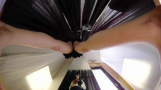 ミニスカートの女子高生がロッカールームの隠しカメラでおっぱいとTバックでイジる！